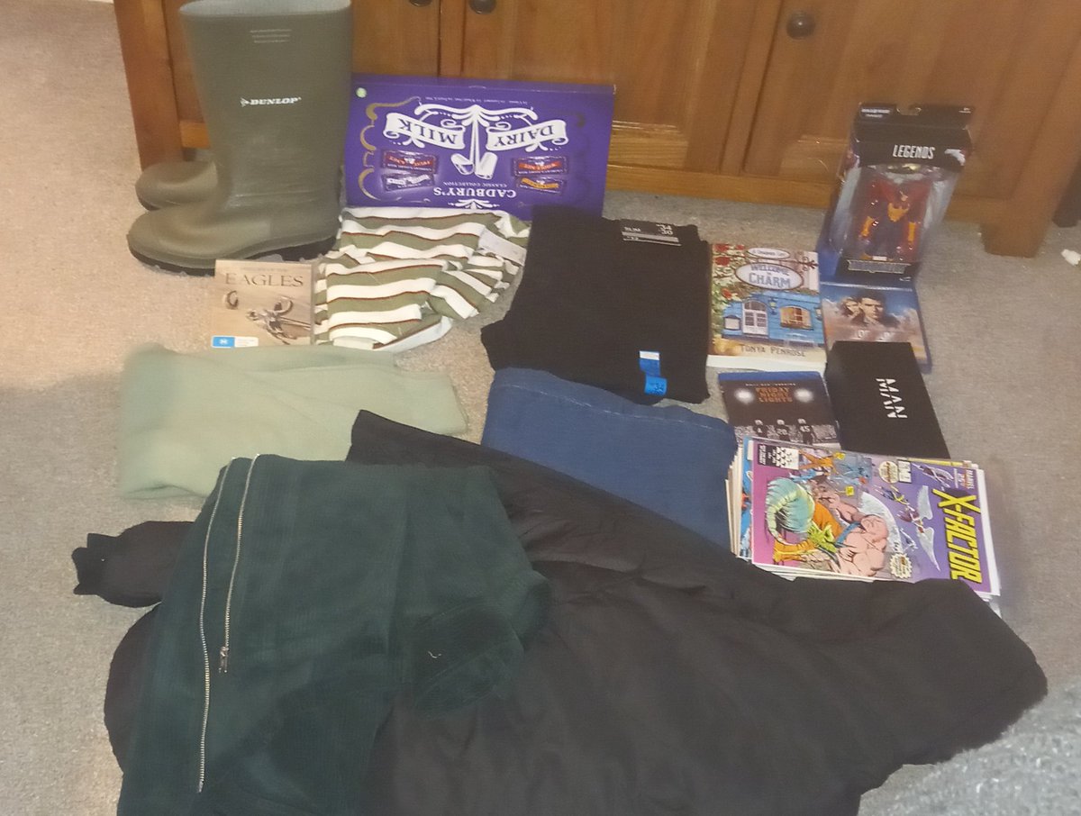 Happy Christmas to all. #Christmas2022. I hope you all received some lovely gifts from Santa. I did.