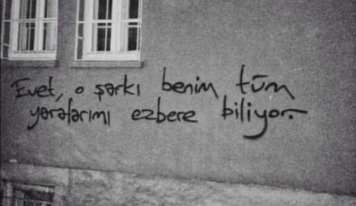 otonomempire1's tweet photo. Yorumlara o şarkıyı bırakın https://t.co/LqbiUlKfwQ