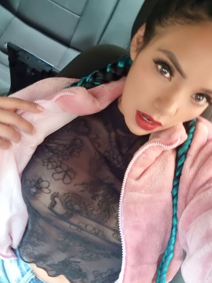 aniequinn's tweet photo. Bue os días mis amores la 1 o la 2 ? https://t.co/wDtwCMRfd0