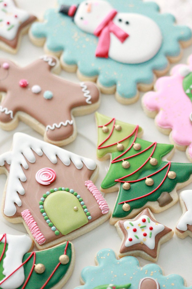 sweetopia's tweet photo. Merry Christmas!  💟🍪🎄 https://t.co/iGIE7yBwk8
#christmascookies https://t.co/ZF1kkXAdwP