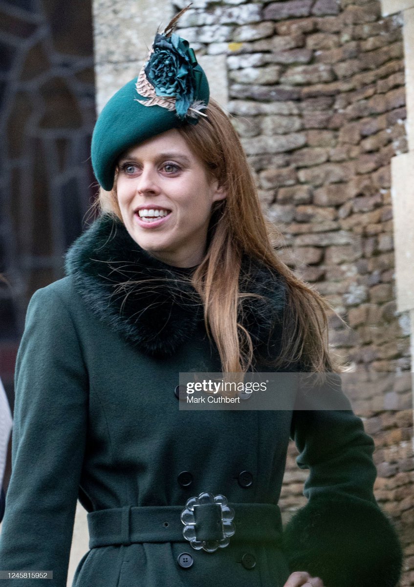 Royal News Network On Twitter Princess Beatrice Brought Her Husband 