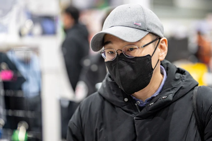 서코에서 용하모토 씨의 싸인장면 포착담당을 맡았습니다. 후기는 장염걸려서 다음기회에.. 