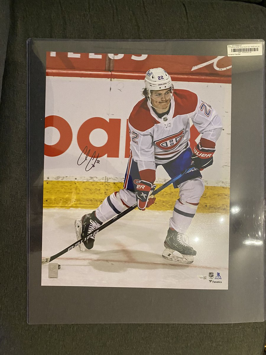 zaffyy88's tweet photo. Amazing gift from the gf this year. Cole Caufield autographed 16x20 photo from @Fanatics https://t.co/2b8Sd2rAlY
