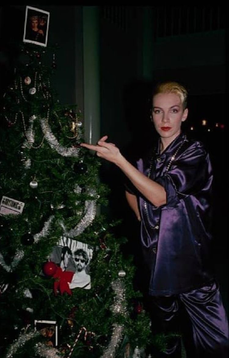 Happy Birthday 
Annie Lennox! 