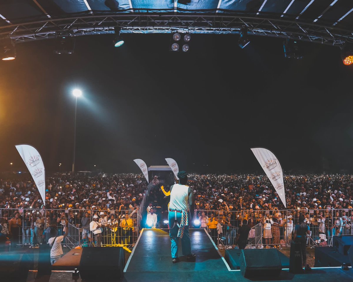 BigZulu_ZN's tweet photo. Ngicela ukuthatha lelithuba ngibonge kuwo wonke umuntu obekhona ku Home Coming💖bekumnandi kakhulu eBergville SOLD OUT SHOW bekugcwele qhuu🙌🏿sizobonana next year 🙌🏿💥 https://t.co/N29Aypln6n