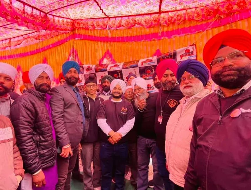 JarnailSinghAAP's tweet photo. सर्दियों के मौसम में सचखंड सेवा सोसायटी द्वारा गर्म कपड़ों के लंगर का सराहनीय कार्य..
सोसाइटी के सभी कार्यकर्ताओं
को शुभकामनाएं दी..

#Dadicated #helping #spreadhappiness
#alwayshelping

@ArvindKejriwal @AamAadmiParty https://t.co/xtfwhgkzJZ