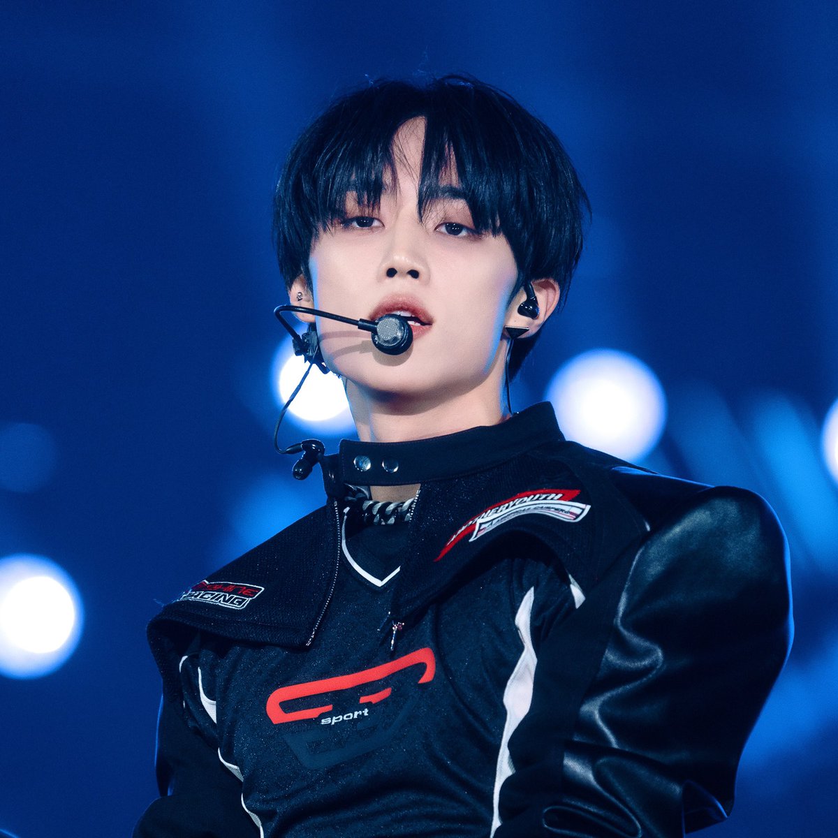 clovdhy's tweet image. sunwoo i need a selca in this outfit 😩