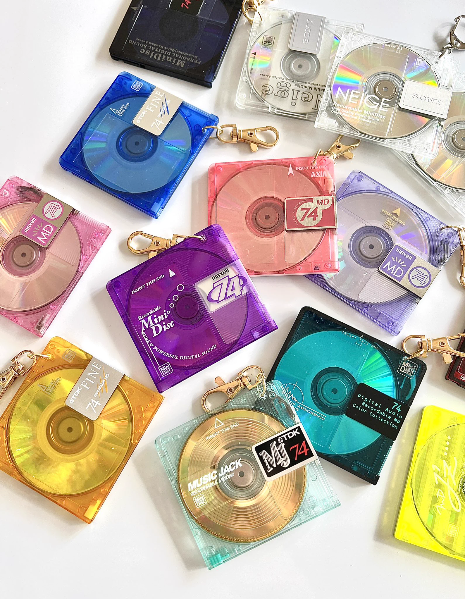 これ知ってる？家に眠ってたMDディスク。キーホルダーにしてみた。