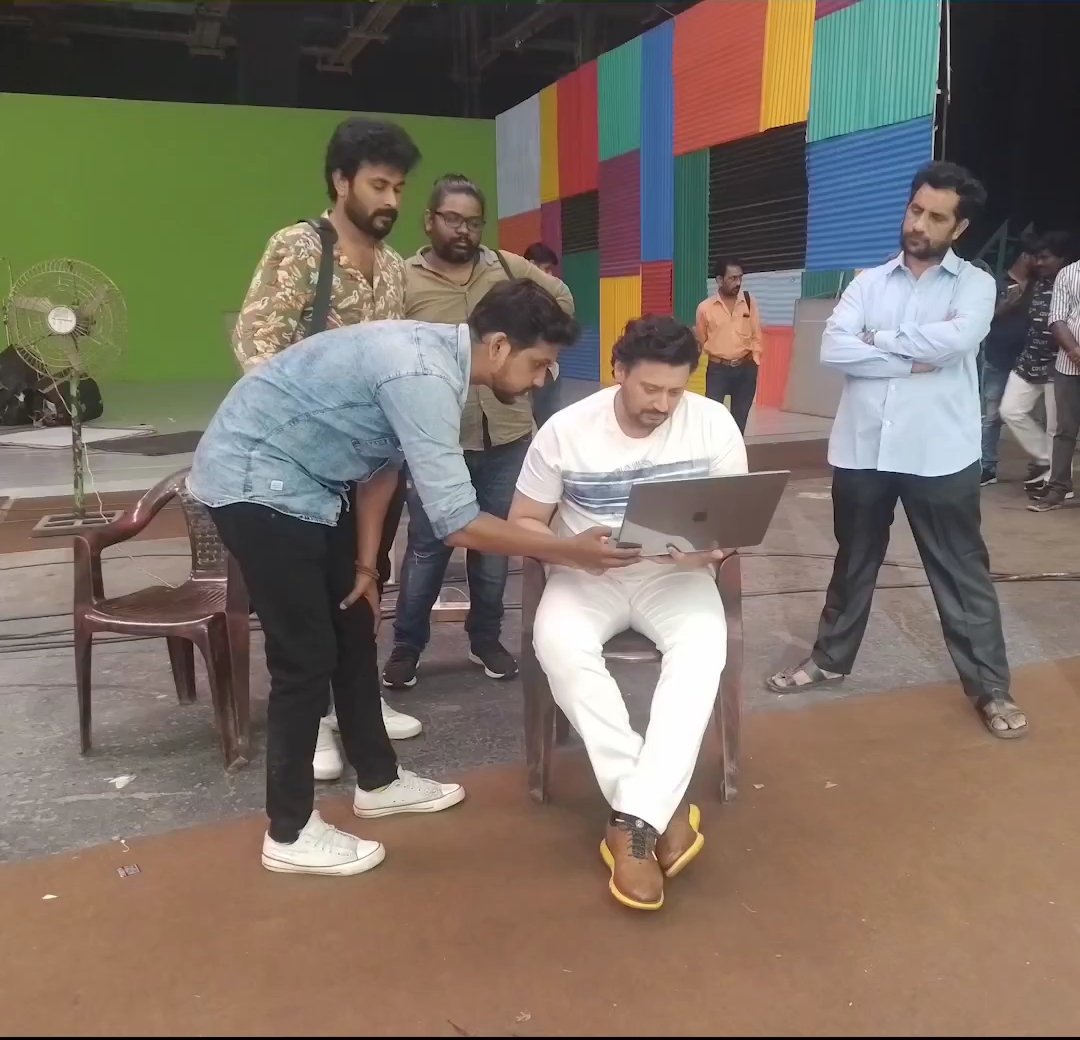 IniyaaPrashanth's tweet photo. ▶️ https://t.co/zwKBX1cc6a, Topstar #Prashanth presented the #Bonjour musical video! @actorprashanth https://t.co/cxLVY4hhuA
