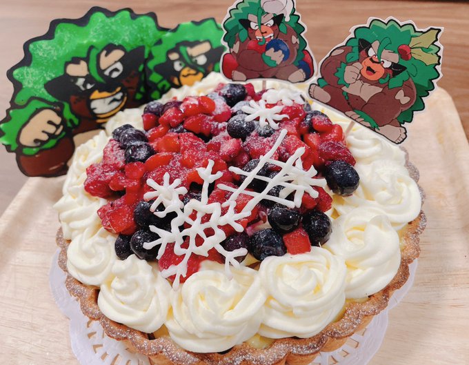 今年はタルト作りました!チョコプレート隠れちゃったけどめちゃくちゃ可愛いく美味しく作れて良かった〜!🎄 