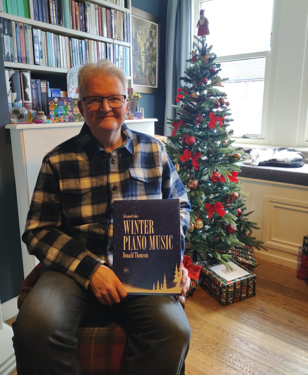 EVCMusicUK's tweet photo. EVC Music composer @donald_composer Donald Thomson sends his Christmas wishes from Scotland!!
.
@musicroomuk 🇬🇧🇩🇪🇫🇷
@halleonardeurope
@evcmusicuk
@amazon
local store!🎶
.
#piano #musicpublishing #donaldthomson #evcmusic https://t.co/3xt3u1NVa6