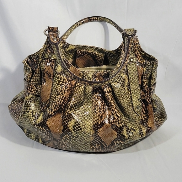 SusanPruett15's tweet photo. So good I had to share! Check out all the items I'm loving on @Poshmarkapp #poshmark #fashion #style #shopmycloset #whitehouseblackmarket #boc #unbranded: https://t.co/RAk6g4q22E https://t.co/pC5Cb6xCXg