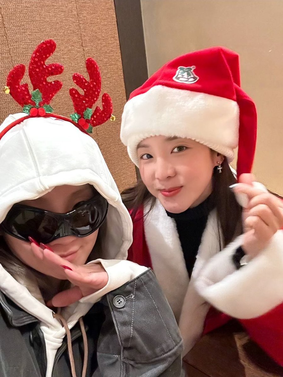Christmas date with CL 🍒🎅🏻🥰