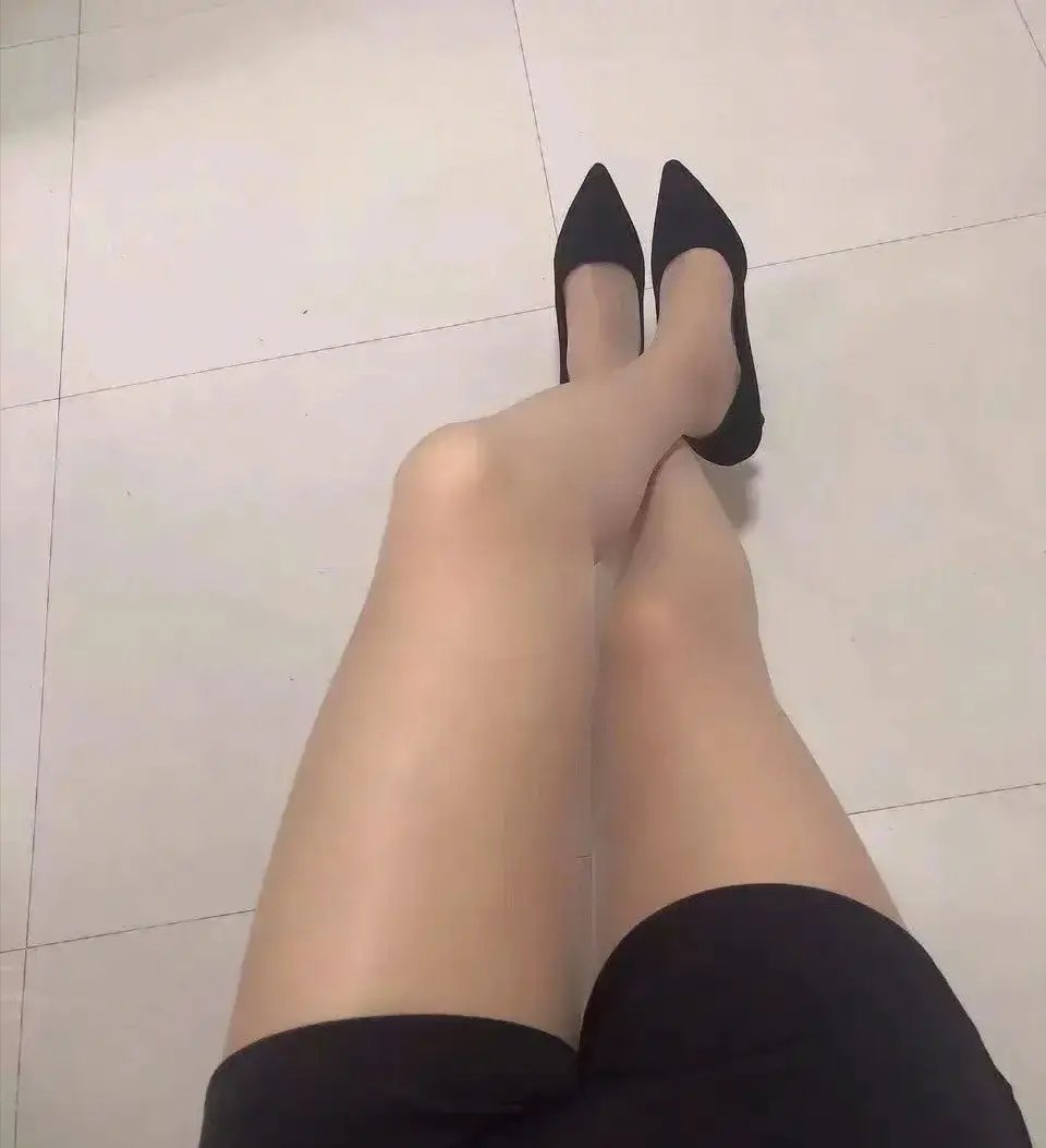 sisicdm2's tweet photo. 想瘦想白  想👅💦 https://t.co/J8XStgDNq9
