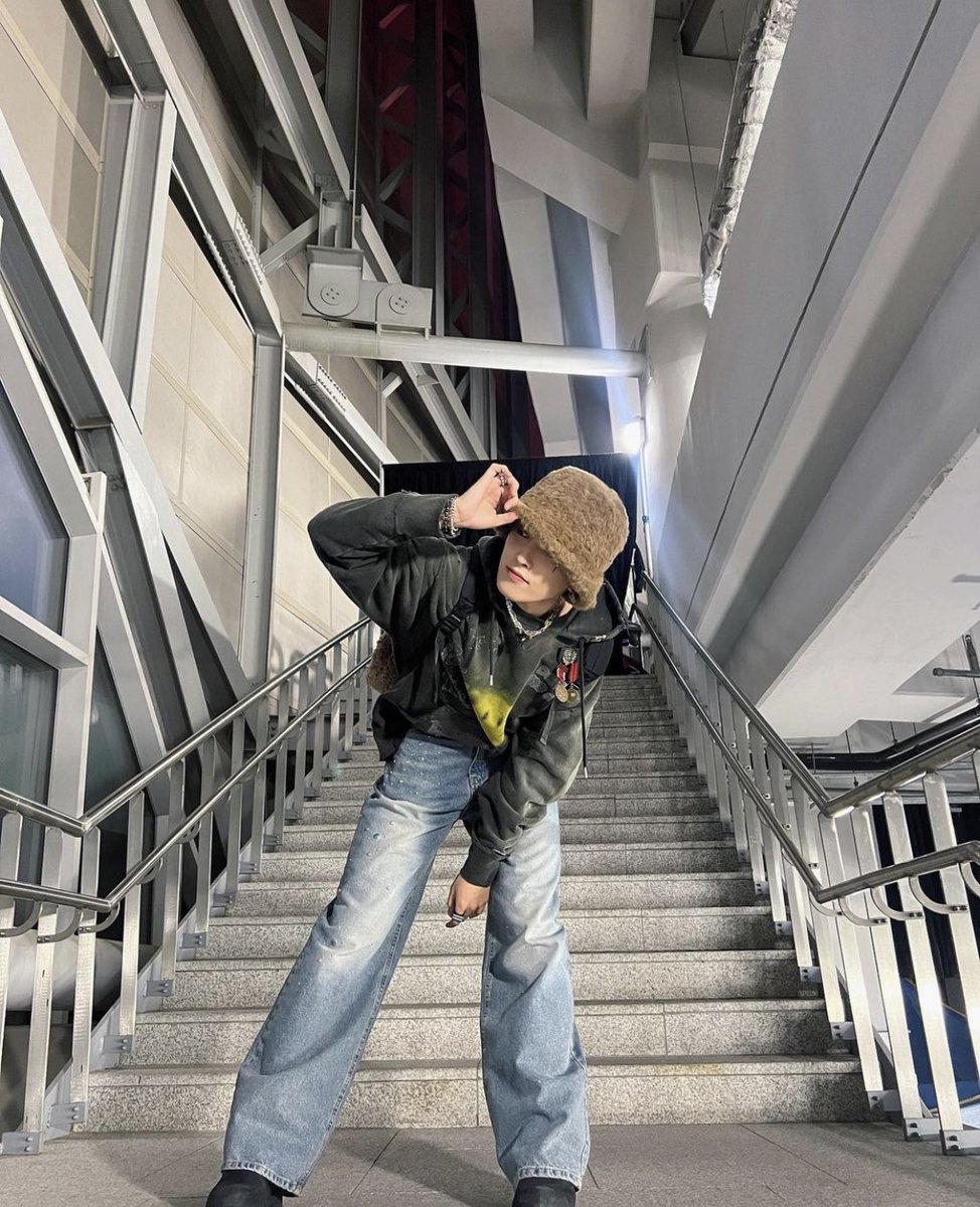 ATEEZ_instagram's tweet photo. [#Hong_stagram] Merry X-mas Atiny ❤️❄️🎁

#ATEEZ #에이티즈 #홍중 #HONGJOONG https://t.co/gXunkI1wj6