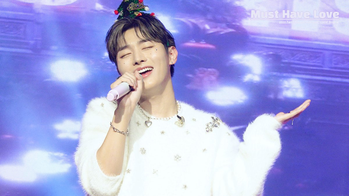 step_and_go_38's tweet photo. │2022 윤지성 Fan Concert '12월 24일: Lucid Dream'│

20221224 Must Have Love (cover By. 윤지성&amp;밥알)_직캠

4k FULL ver.
https://t.co/yKyDDXaeqB

#윤지성 #YoonJisung https://t.co/hgCnZIlFIE