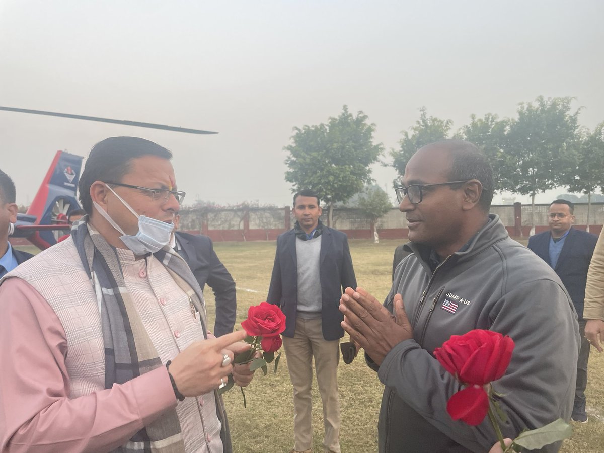 Met Hon’ble CM sir at Khatima Enroute Champavaton occasion of #GoodGovernanceDay. He desired that apple orchards of Champavat may be developed in mission mode and ensure all round development of the district.<a href="/ukcmo/">CM Office Uttarakhand</a>