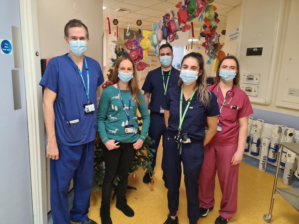 #TeamUHL 
LGH Christmas Day Urology Team trying our best to bring cheer to our inpatients every day but particularly today