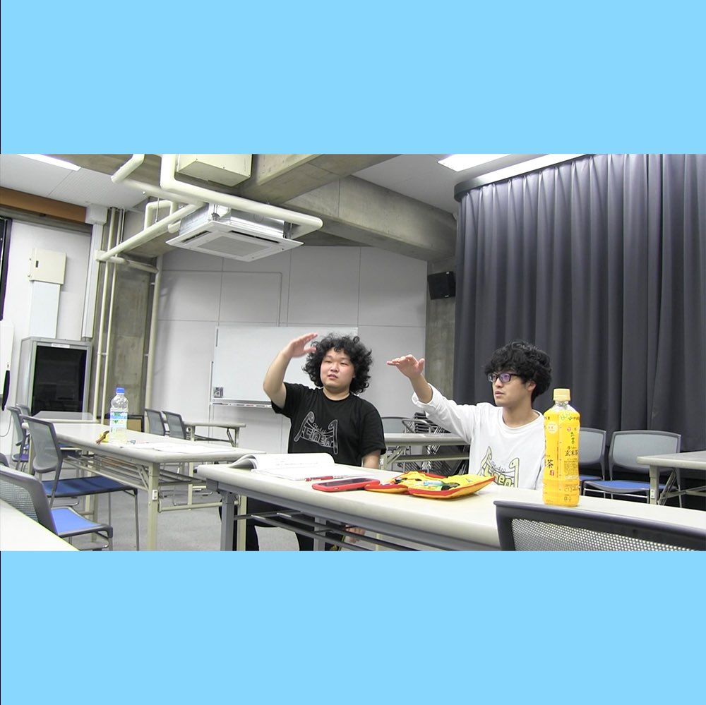 linen_studio0's tweet photo. メリークリスマス!
初めて文章書きます!やたです!
写真のアフロの人です!アフロの写真ではありません!アフロの写真ではあるんですけど…というか外の練習写真、アフロが闇に飲まれてますよね?闇がアフロというか、アフロが闇というか。アフロって何なんですかね?
#舞台
#演劇
#studiolinen https://t.co/MQksF01tGo