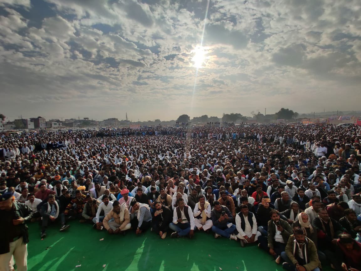 आज श्रीमंत माधवराव सिंधिया व्यापार मेले में पाल बघेल समाज की 119 वें कन्हैया लोकगीत कार्यक्रम में सम्मिलित हुआ।

इस अवसर पर श्री <a href="/tulsi_silawat/">Tulsi Ram Silawat</a> जी, श्री <a href="/PradhumanGwl/">Pradhuman Singh Tomar</a> जी, एवं पाल बघेल समाज के सम्मानित लोगों की भी उपस्थिति रही।