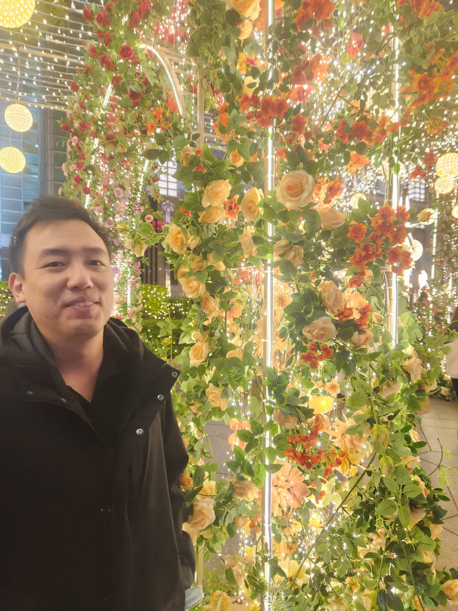 Wishing everyone a Merry Christmas from the WO team.

May you be surrounded by warmth during this special time :)