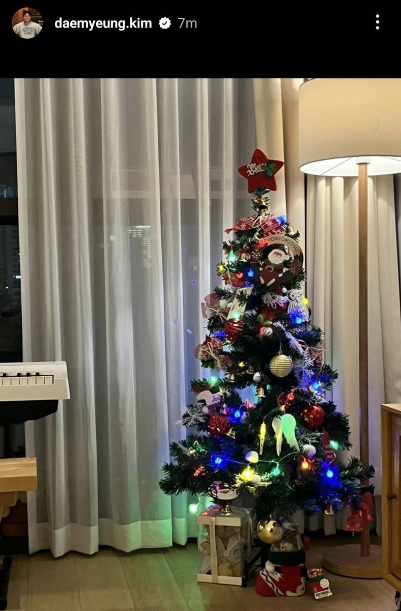 [221225][IG]

เห็นแจ้งเตือนทีแรกก็นึกว่าตาฝาด 🥹🥹 ตัวจริงนี่นา คริสต์จ๋าแบบ #คิมแดมยอง ก็ต้องไม่พลาดวันคริสต์มาสสินะ

🎄Merry Christmas นะคะทุกคน🎄