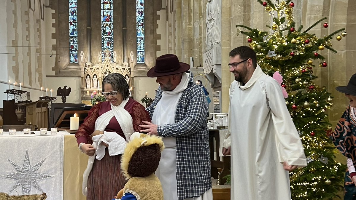 Benefice of Witney on Twitter "Merry Christmas from everyone at St Mary’s"