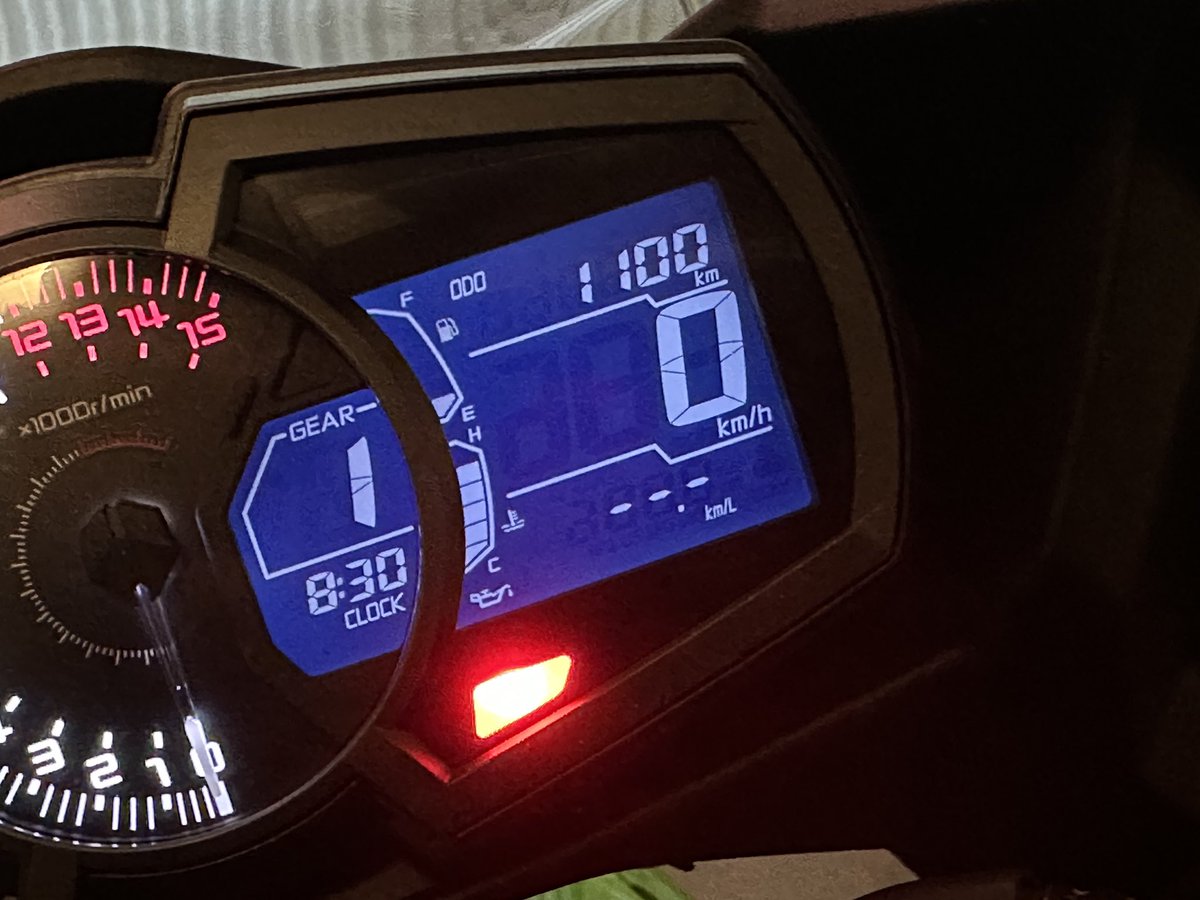h2___x2's tweet photo. #NINJA400 × #表参道イルミネーション
バイクだと駐車スペースが空いていて◎ 
オドメーター1000kmを目指していたものの帰りに走り足りなくて寄り道したら大幅にオーバー😂
#rsタイチ の #eヒート がめちゃくちゃ暖かくて2日間快適に新車慣らしツーリングができました😆👍 https://t.co/kP36RhsDdH