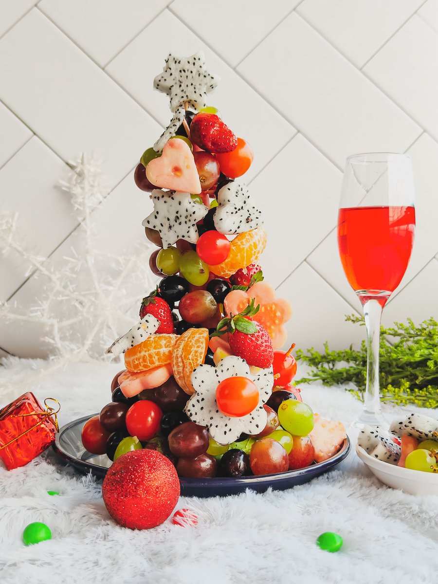 I love fruits and fruits christmas tree so i made one🎄✨💞😍 share your joyful moments just as I did with hashtag #OPPOJoyBox2022 #ShotonOPPO &amp; win 🎁 one of  #OPPOJoyBox2022
Contest ends on - 29th december 2022 
I captured this in OPPO FINDX3 PRO 🎉