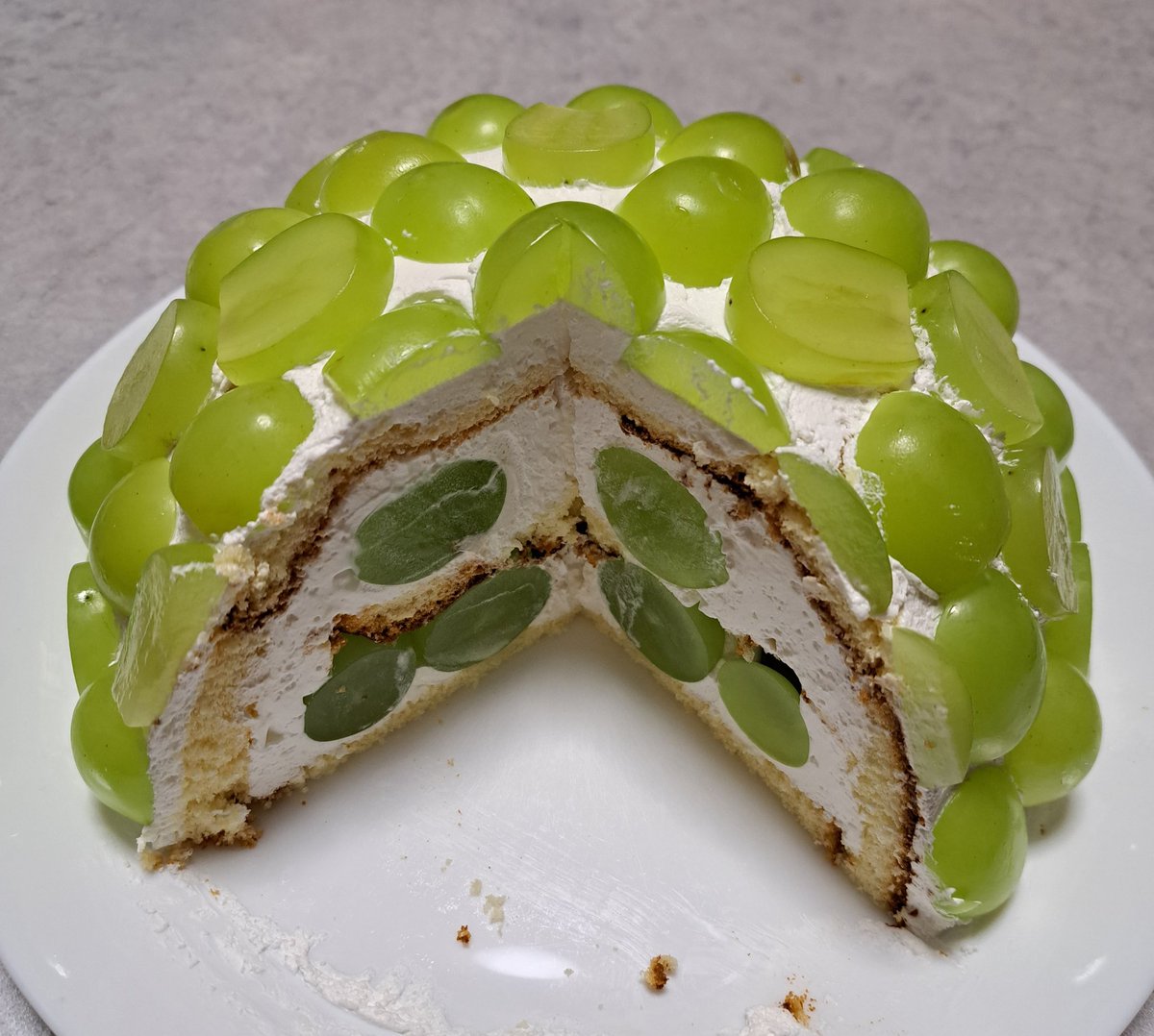 シャインマスカットのズコットケーキつくた(*^^*)