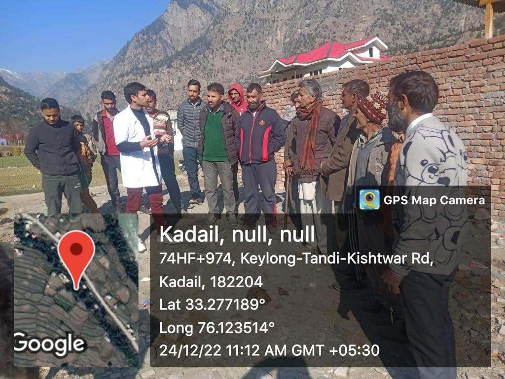 DICKishtwar's tweet photo. #goodgovernanceweek22
#PrashasanGaonKiAur
Glimpse of Awareness camps regarding various govt schemes conducted by Animal Husbandry Department Kishtwar at various places in District Kishtwar.
@diprjk
@dckishtwar
@Devansh_IAS
@Dept_of_AHD https://t.co/b7lMcRlXCf