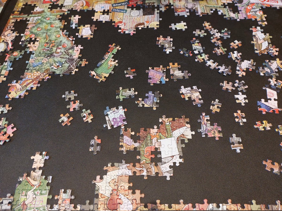 #Top2000 puzzel tijdens de #Top2000... how meta #MerryXMas