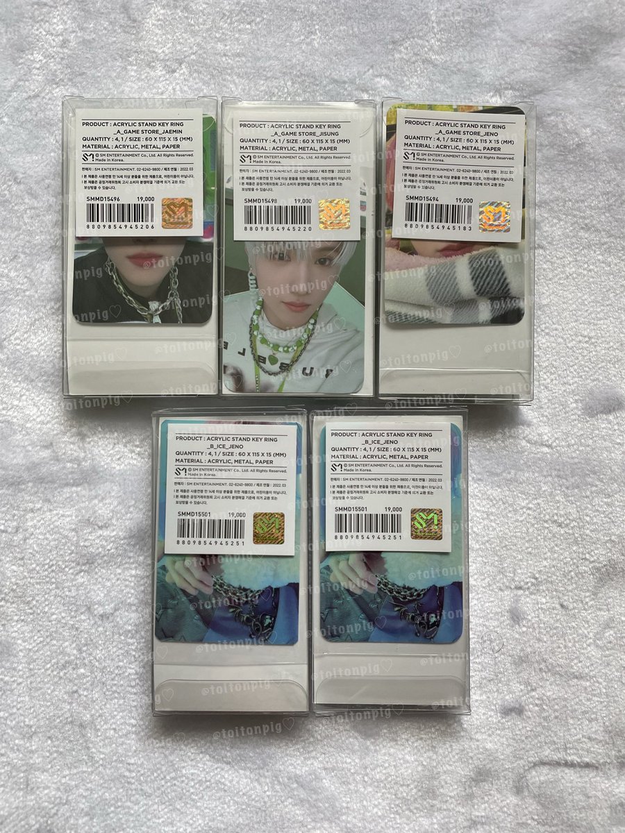 กู้ด pop up
- keyring เจโน่ / แจมิน / จีซอง
- ice / game ver

(ของครบไม่แกะซีล ยกเว้นของแจมินน้องไม่มีโซ่มาตั้งแต่ตอนหิ้วเลยค่ะ🥹)

♡ อันละ 399฿
♡ ส่งฟรี
💌mention ระบุเมมเบอร์+เวอร์ชั่น

#ตลาดนัดnct #ตลาดนัดnctdraem