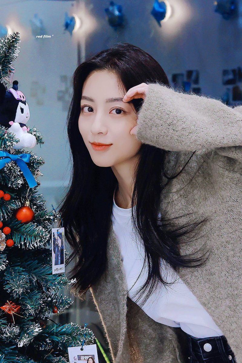 redfilm_ma's tweet photo. 221224 메리 크리스마스🎄☃️♥️
#배우 #강민아 #MINAH @minah320 https://t.co/QVymvht10F