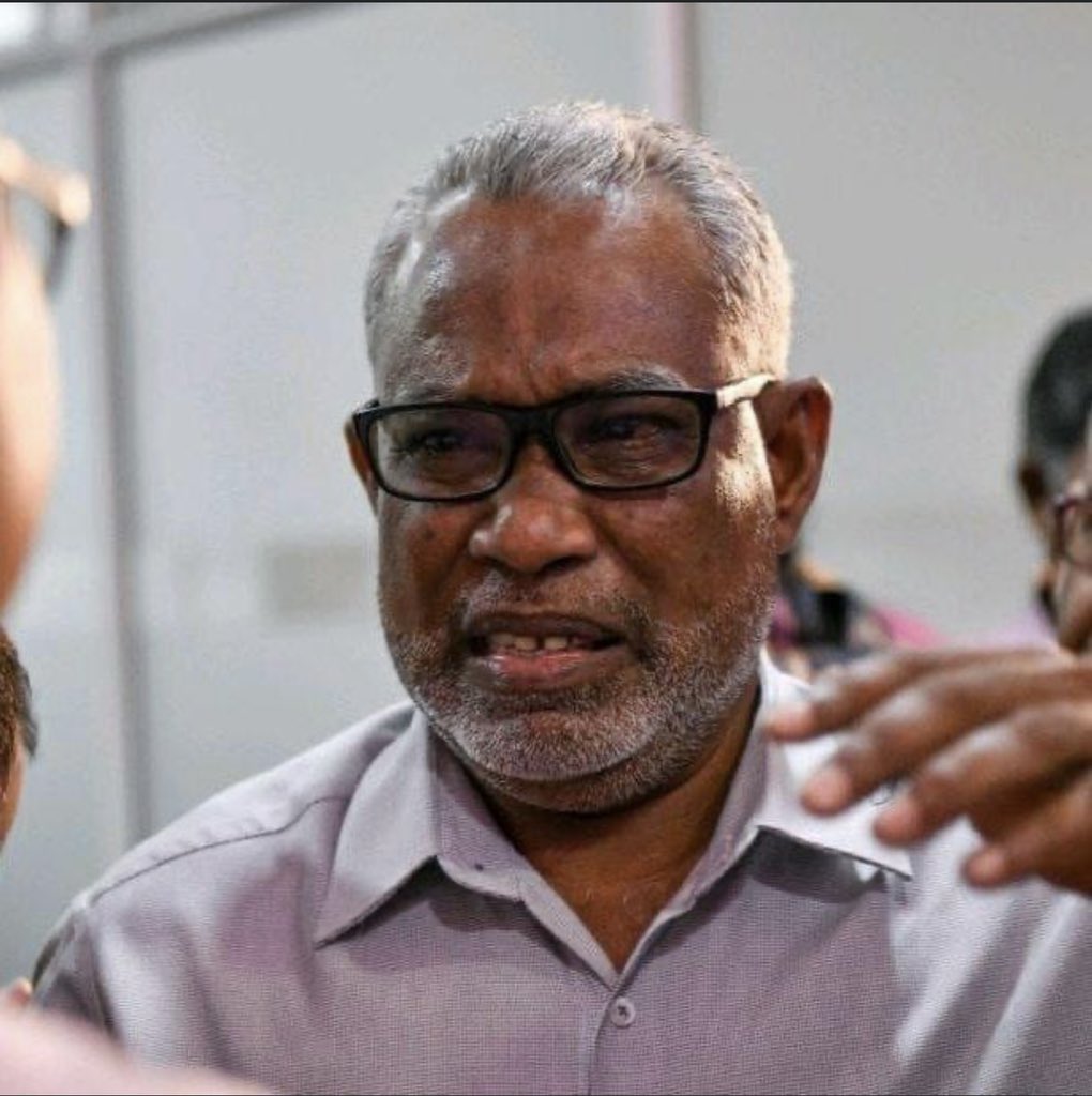 M_Adhuham's tweet photo. ޔާމީންގެ މައްޗަށް ކުށް ސާބިތުވުމާއެކު ވީ އުފަލެއްގެ ބޮޑުކަމުން އަދުރޭއަށް ރޮވިއްޖެ! https://t.co/TgfUQHtcGx