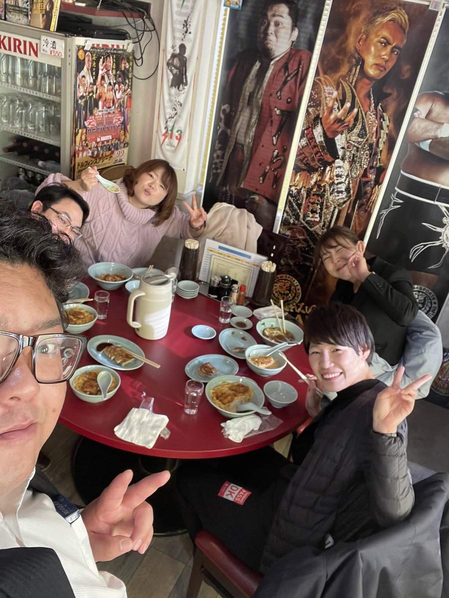 tp1125's tweet photo. 今日は第九特別演奏会の本番だった！🎺
素晴らしいエキストラ様に支えられて、無事終えることができ感謝😆🎺
写真はお昼にTp・Tbメンバーで😁
今年のオケ仕事はこれが最後だったから、また来年、オーケストラでかっこよく演奏できるように修行だ！😆🎺 https://t.co/eyGNYcoUPI