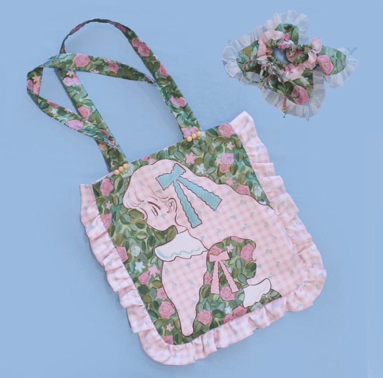 ゲストのちぐはさんとは、これまで一緒に色々なものを制作してきました🎀
(テキスタイルコラボや漫画の共同制作)こちらはその一部〜✨

forget-her-not (@forget_her_not )
漫画ユニット(@ta_meta_ta ) 