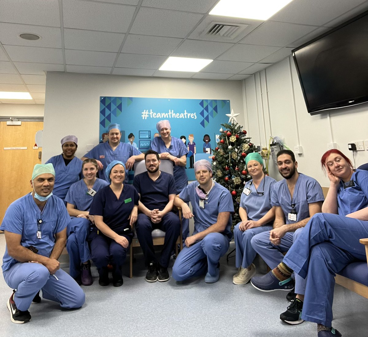 Jane Moon (@janehmoon) on Twitter photo Merry Christmas from the theatres early shift! <a href="/HDFTtheatredsu/">HDFTdaysurgeryward/theatres</a> #teamtheatres #MerryChristmas #NHS Merry Christmas from the theatres early shift! <a href="/HDFTtheatredsu/">HDFTdaysurgeryward/theatres</a> #teamtheatres #MerryChristmas #NHS