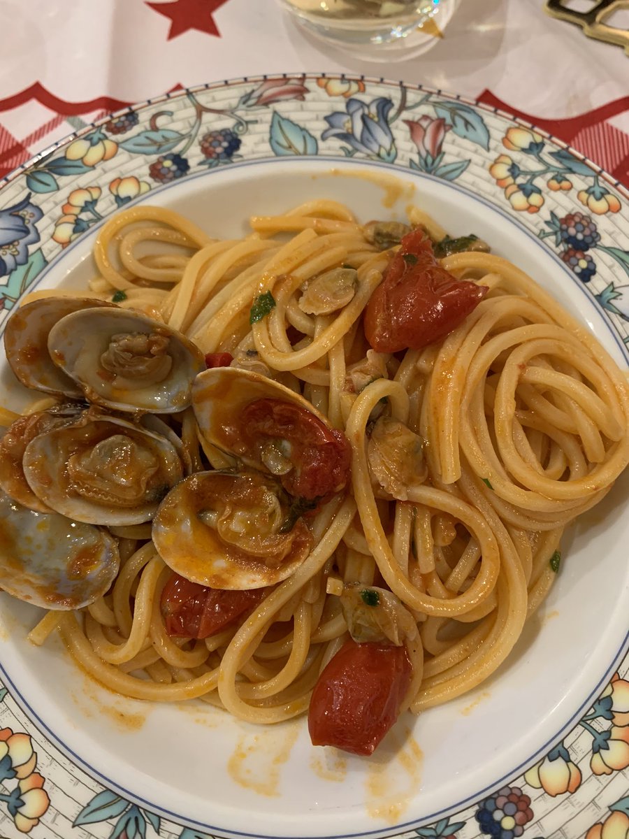 ROMOOD_'s tweet image. Christmas eve dinner 🎄

#foodporn #food #italianfood #italy #Napoli #christmas #foodie #family #24dicembre #home