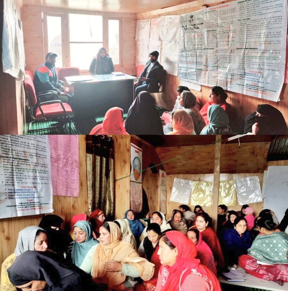 DICKishtwar's tweet photo. #goodgovernanceweek22
#PrashasanGaonKiAur
DE&CC Kishtwar organised an awareness programme for female members of various SHGs registered with J&K NRLM at Chenab CLF-Panditgam under the close supervision of AD Employment Kishtwar Amit Kumar.
@diprjk
@dckishtwar
@Devansh_IAS https://t.co/3unT3D8NCK