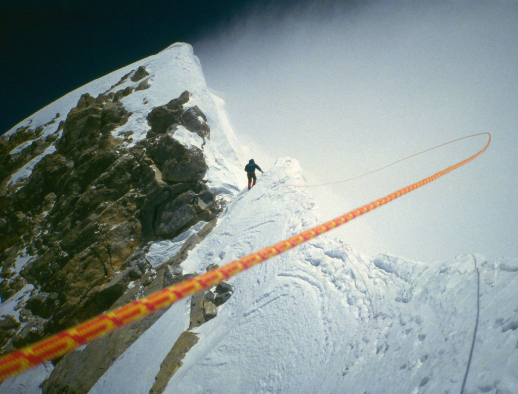 EverestToday's tweet photo. “Mountains are not Stadiums where I satisfy my ambition to achieve, they are the cathedrals where I practice my religion.”  ― Anatoli Boukreev

Gone on this day; 25.12.1997, ཨོཾ་མ་ཎི་པདྨེ་ཧཱུྃ!🙏 https://t.co/tZ9tcTSfa1