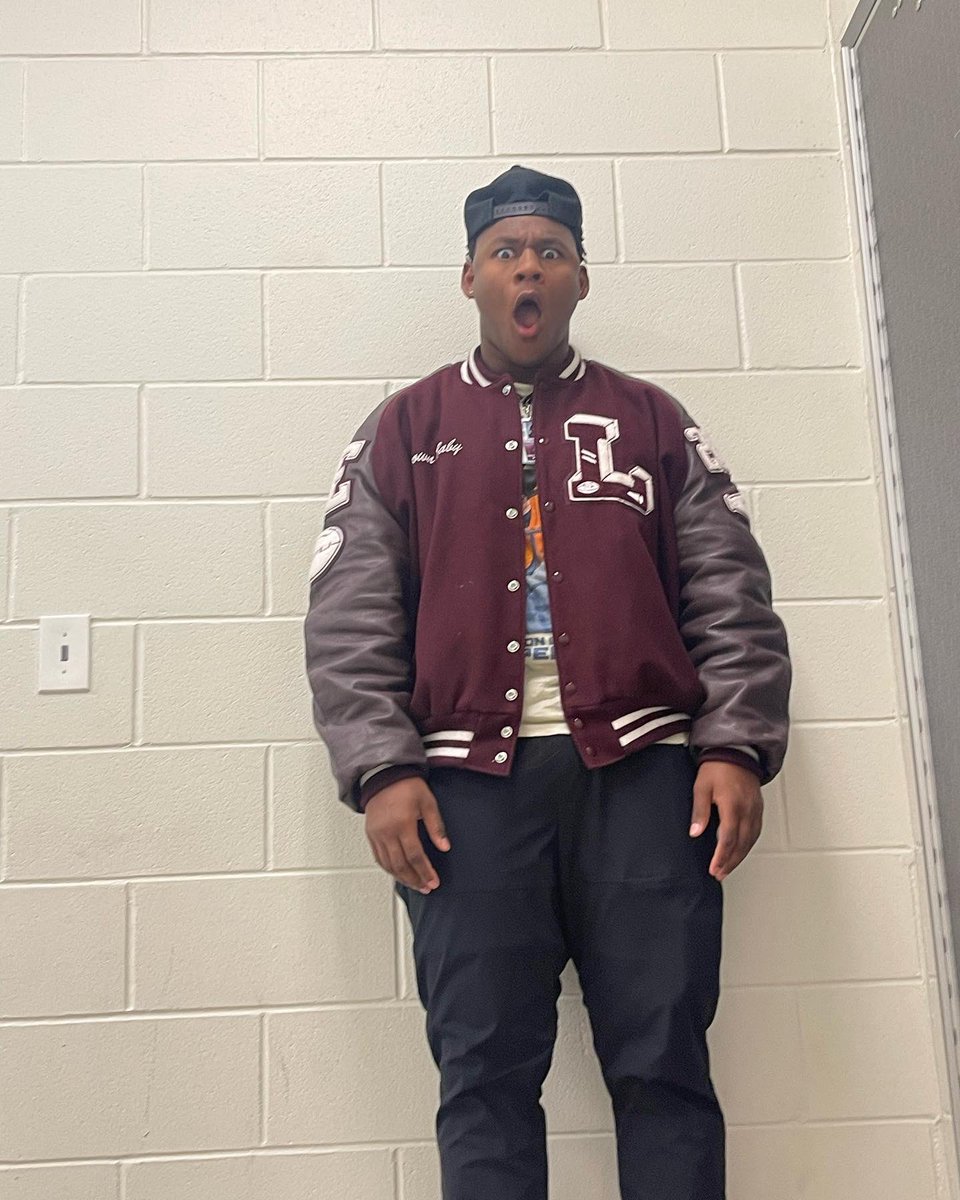 lockhartomarius's tweet photo. HAPPY &amp; BLESSED TO BE 17 TODAY !!!!!!! https://t.co/oyWN72VZ8L