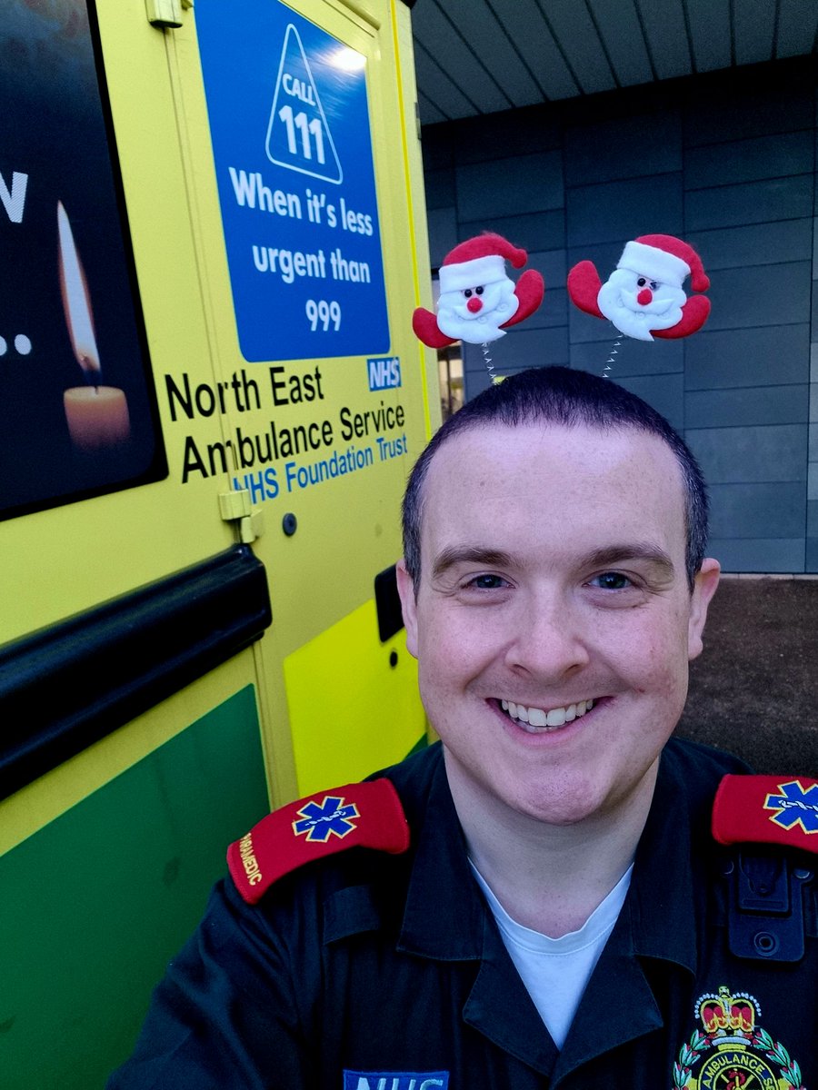 Trying to keep the #NorthEast safe with <a href="/NEAmbulance/">Not North East Ambulance Service</a> today - hopefully get to see my #family tonight 😀 - stay safe everyone &amp; have a #MerryChristmas #Paramedic #Ambulance