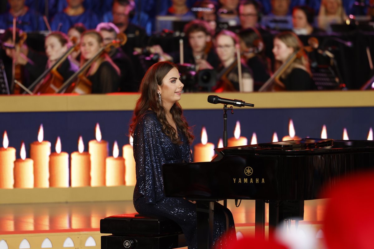 LaraNakhleMusic's tweet photo. I had an amazing time last night performing at my 1st @visionaustralia @CarolsAustralia.
I sang/played alongside Australia’s entertainment royalty.
Huge thanks for this opportunity to @channel9 VA &amp; everyone who took care of me in Melbourne. An experience I will never forget🎤🎹 https://t.co/dmLHblFC9v