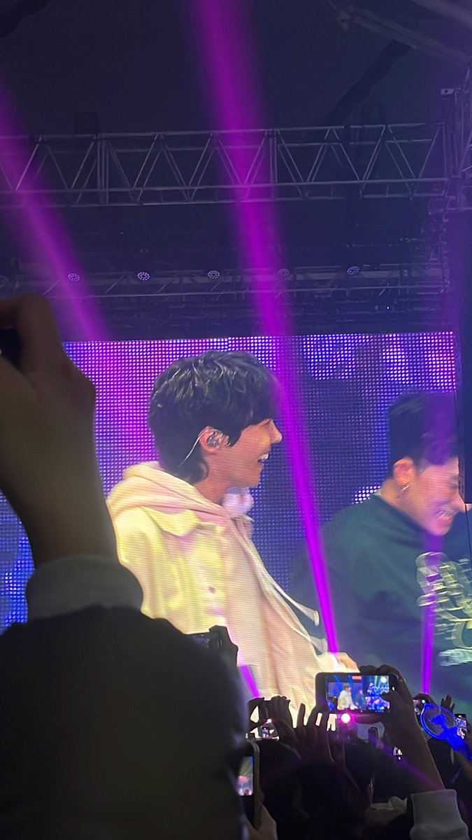 크콘에 제이홉 왓다………