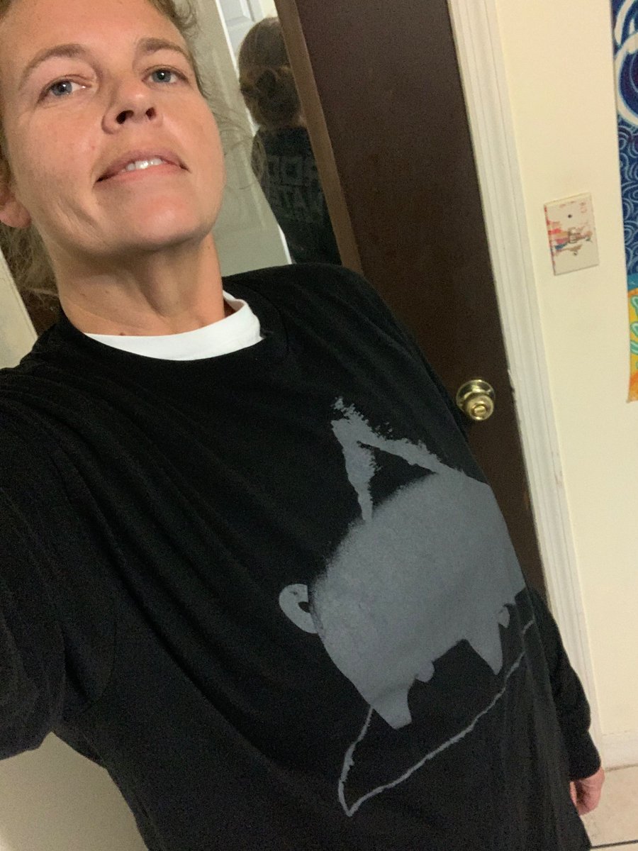 NomadicFanatic2's tweet photo. @rogerwaters I bought (3) shirts at your Orlando TINAD concert in Aug. of this year.  Thanks to #Elliott, I was able to wear all three at once! #ThisIsNotADrill #WorthIt https://t.co/lMGzoCIcyX
