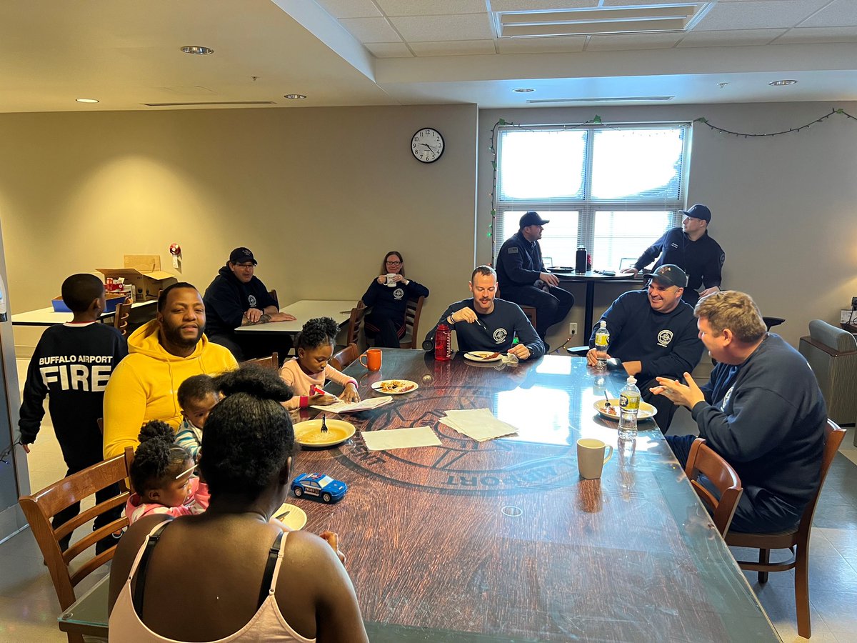 BUFAirport's tweet photo. What started as an emergency rescue for a local family, turned into a stay at the Buffalo Airport Fire Department and a joyful Christmas morning. Santa always finds a way to make Christmas special. 🎅 Full story here: https://t.co/DxXtxTb4go https://t.co/bG7MzVc2DZ