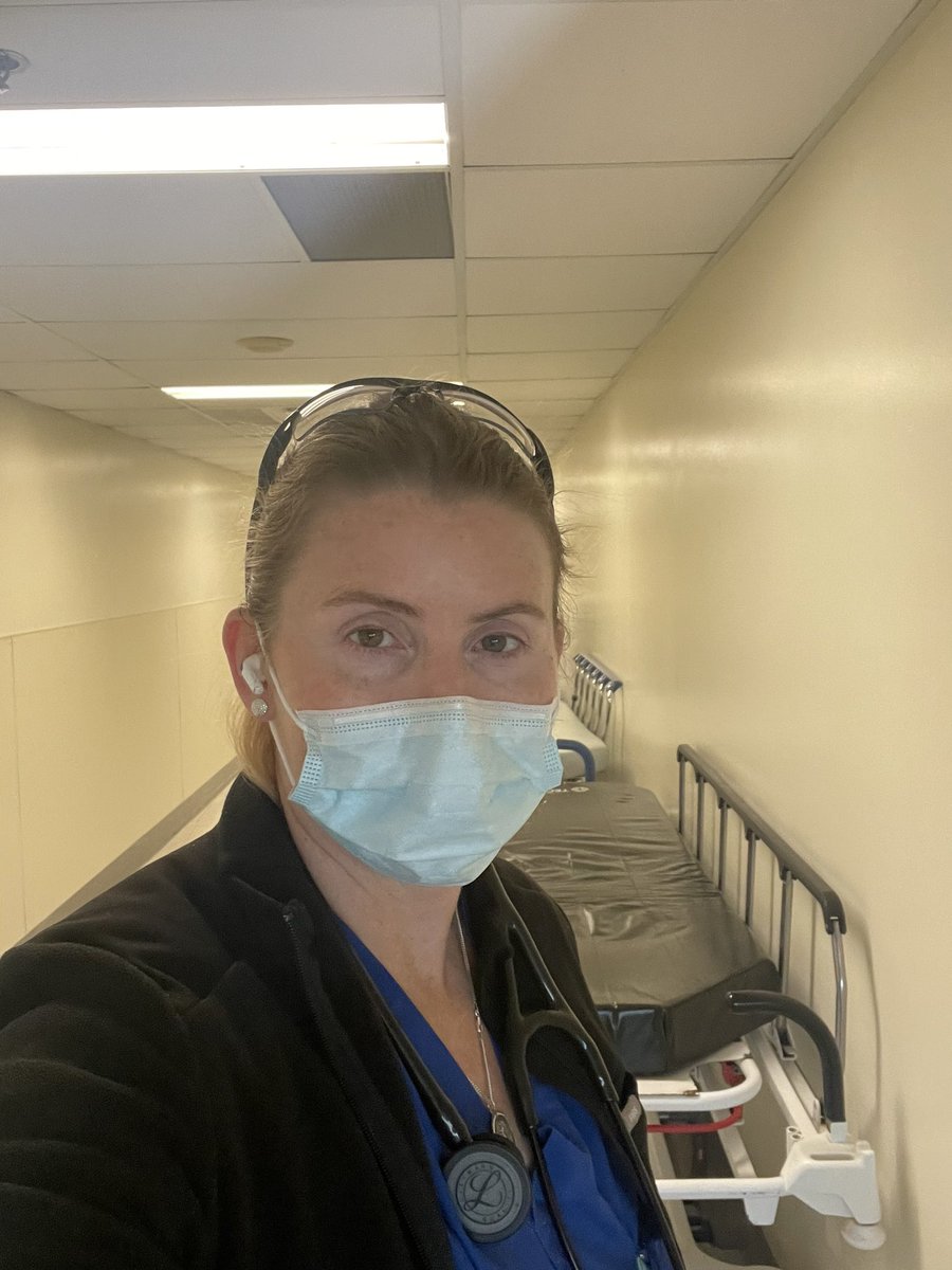 Merry Christmas from the 🏥. Rite of passage. Many thanks to everyone working today, whether by choice or not. Special shout out to all the residents. It gets better. Happy Holidays!