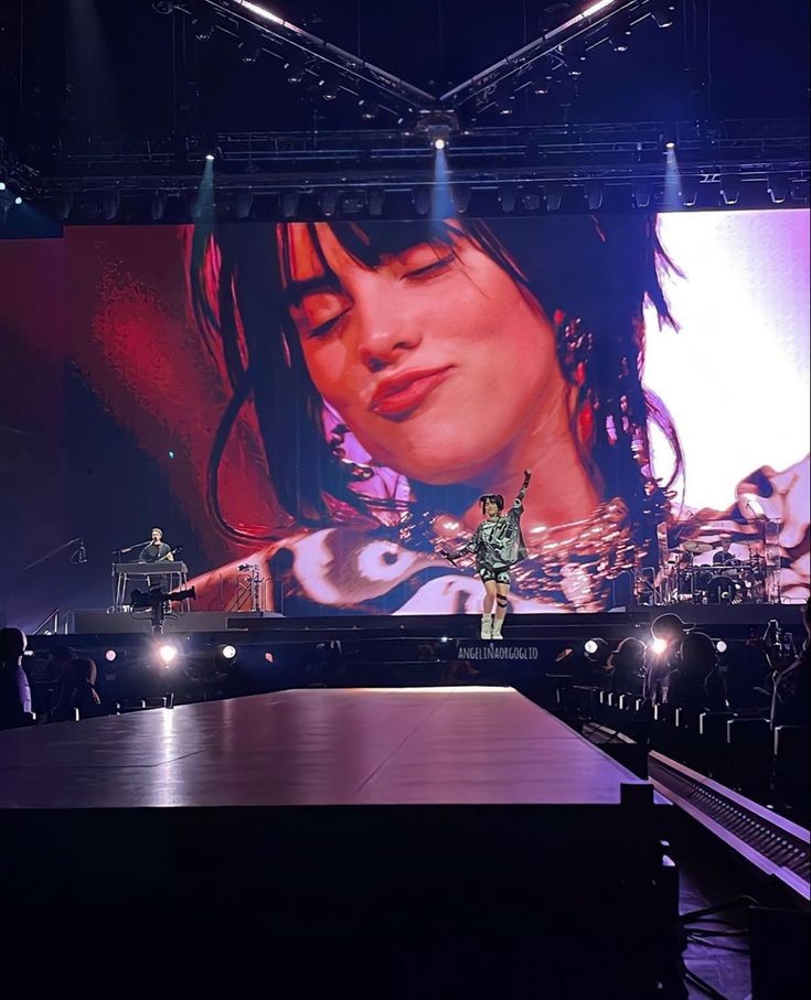 safseilish's tweet photo. my home, billie eilish. https://t.co/27BI5Q5Zy1