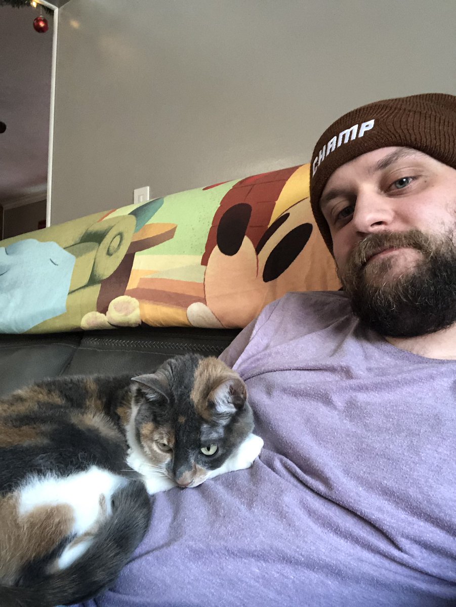 CallMeMrRyan's tweet photo. My sisters cat would like to wish everyone a merry Christmas. Love, s’mores. https://t.co/YVZ8YB1Muo